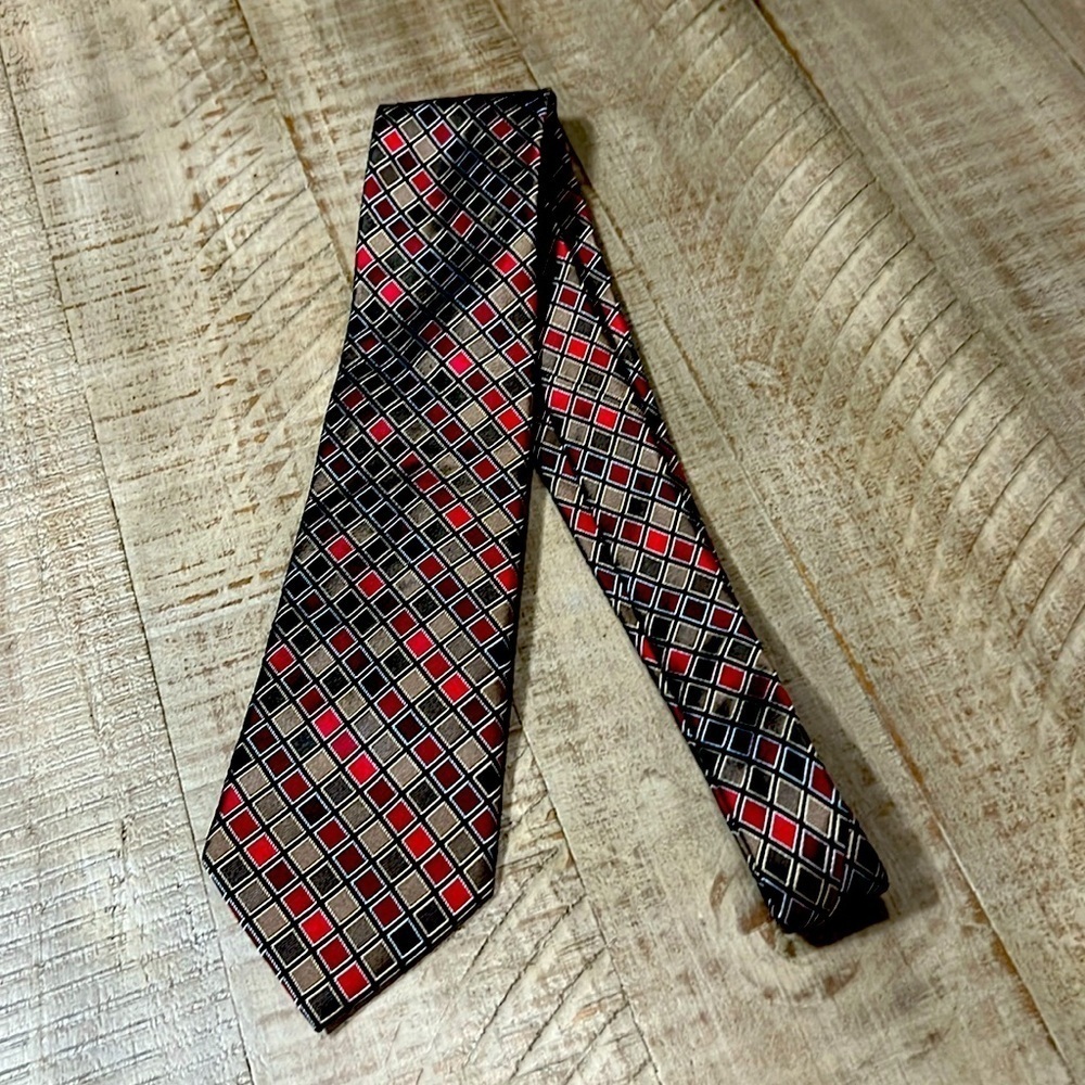 Beautiful men’s silk tie by Perry Ellis Portfolio